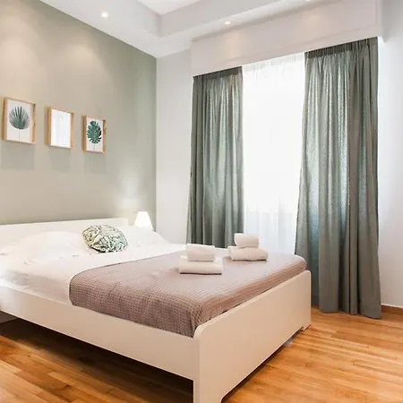 Syntagma By Livin Urbban Apartment