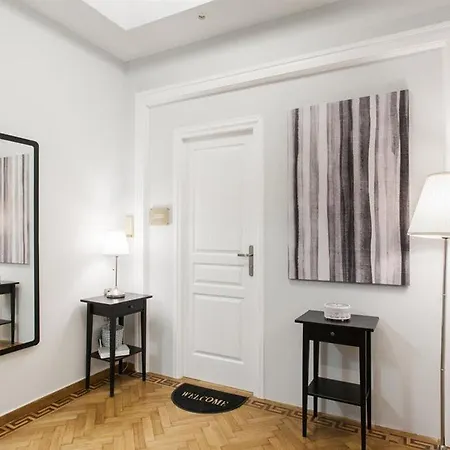 Syntagma By Livin Urbban Apartment