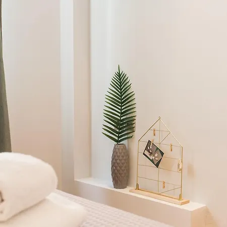 Syntagma By Livin Urbban Apartment *