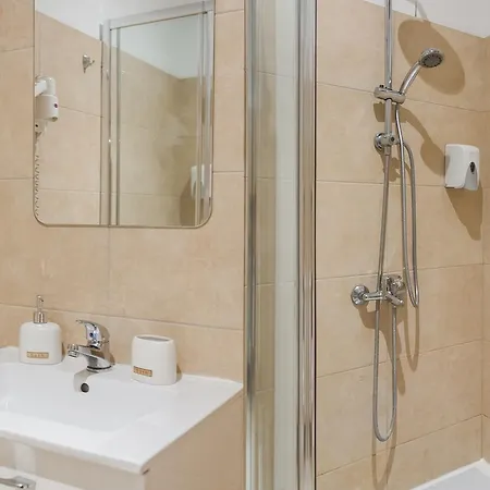 Syntagma By Livin Urbban Apartment