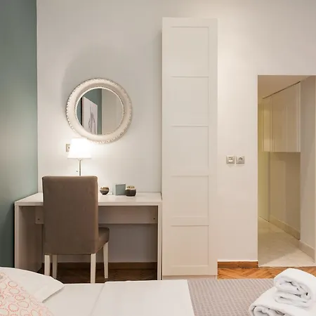 Apartment Syntagma By Livin Urbban
